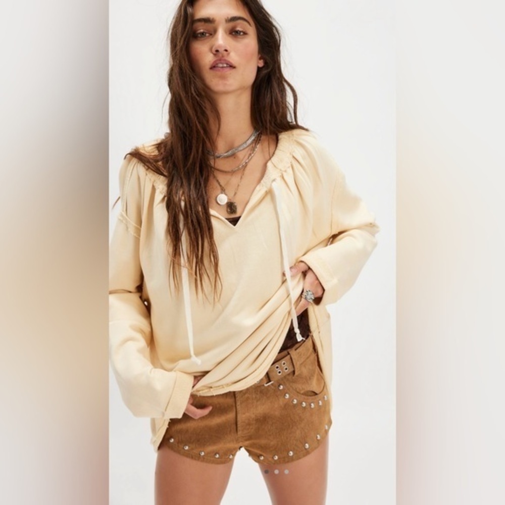 NWT Free People M Picnic Sweatshirt in Tea Cookie Cream New $98 retail